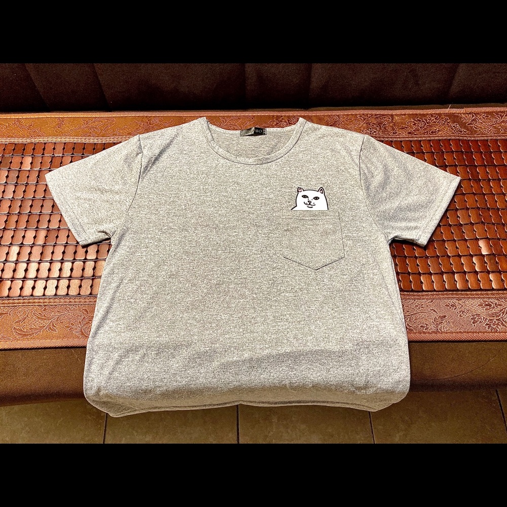NWOT Small Pocket Cat Grey T-shirt 60% Off